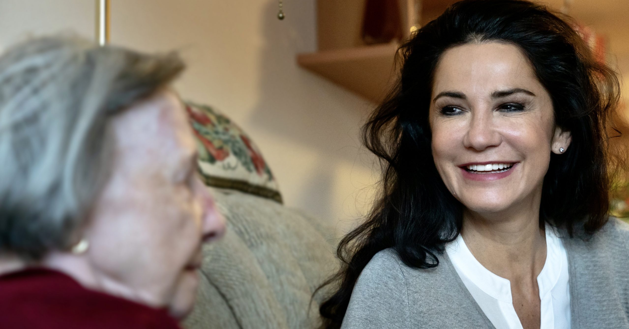 die-stadtzeitung-mariella-ahrens-comeback-bei-gzsz-theaterpremiere